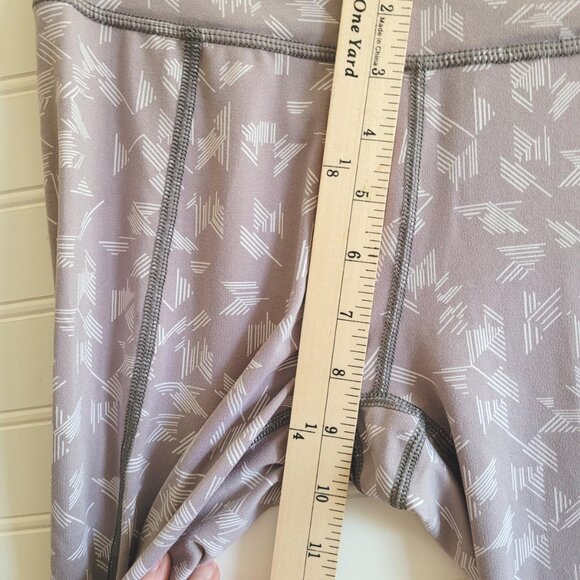 North Face Leggings Womens Size Small Grey White Print Capri Activewear - Picture 6 of 12